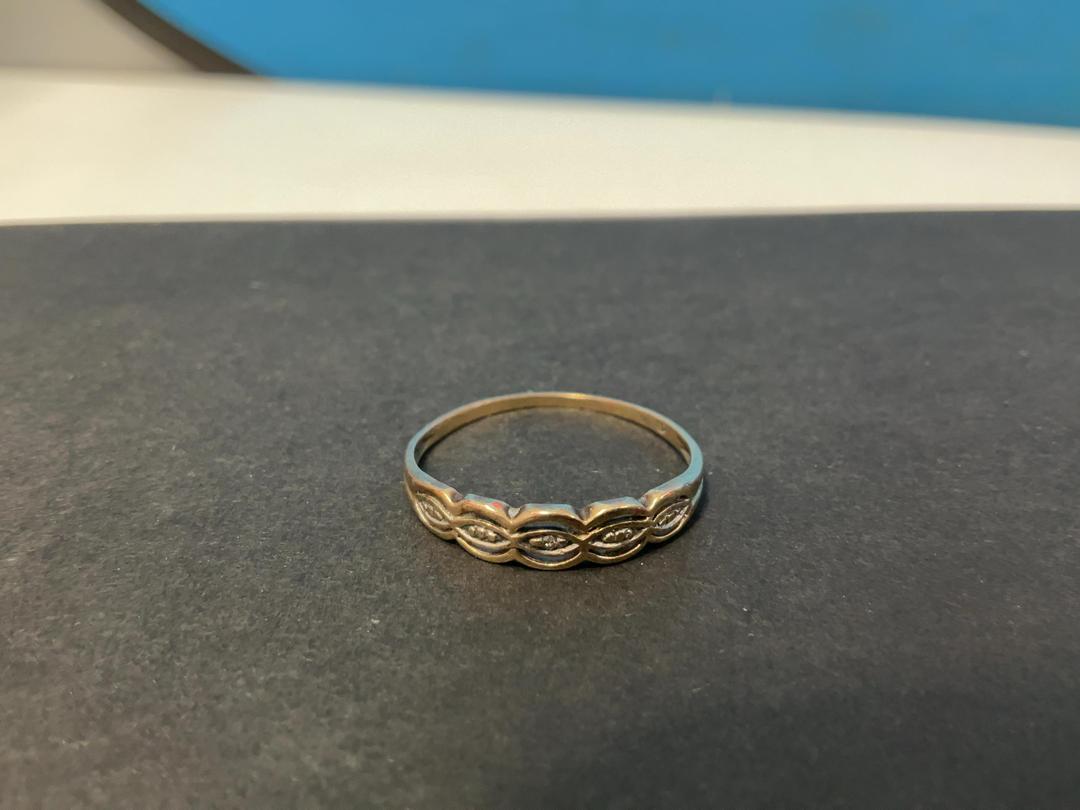 Photo '7' of 9CT Gold Ring w/ Detailing