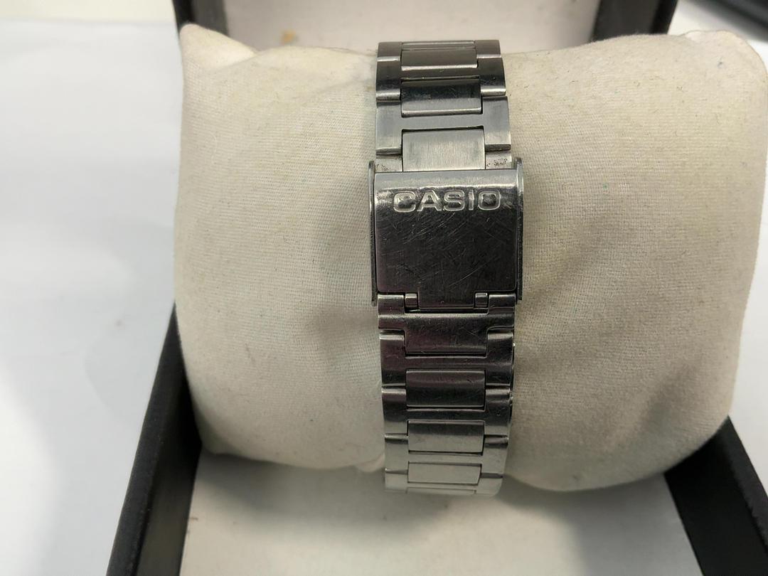 Photo '2' of Casio Silver Digital Watch Photo '2' of Casio Silver Digital Watch