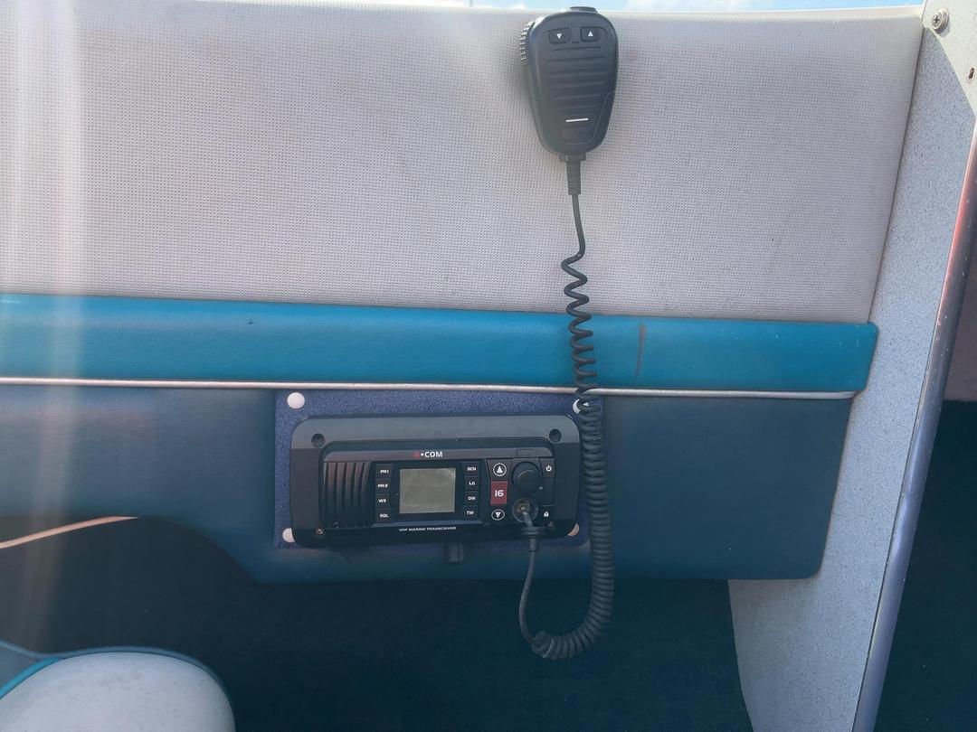 Photo '18' of 47J41 : 1991 Bayliner Capri Photo '18' of 47J41 : 1991 Bayliner Capri