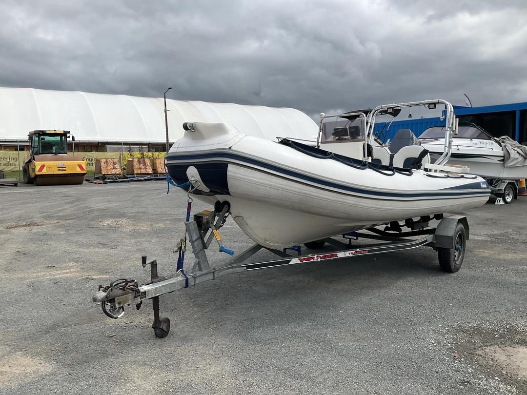 Photo '7' of Aurora Boat with 2009 Voyager Trailer