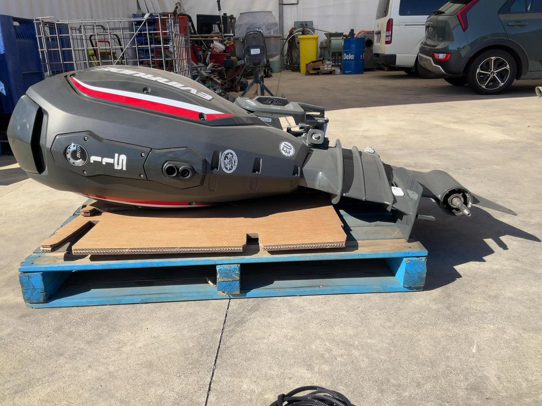 Photo '4' of 61488 : 2020 Evinrude Outboard Motor ONLY