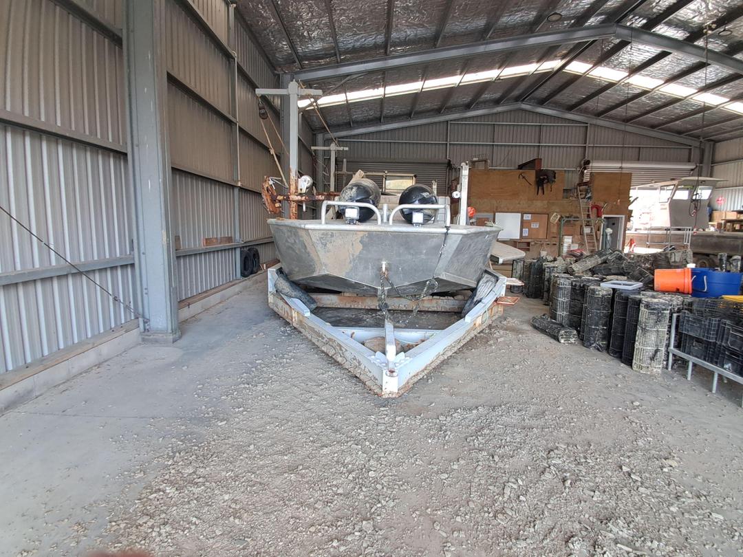 Photo '2' of  Barge Aluminum 
