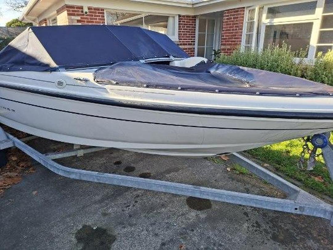 Photo '2' of Bayliner 5.33m