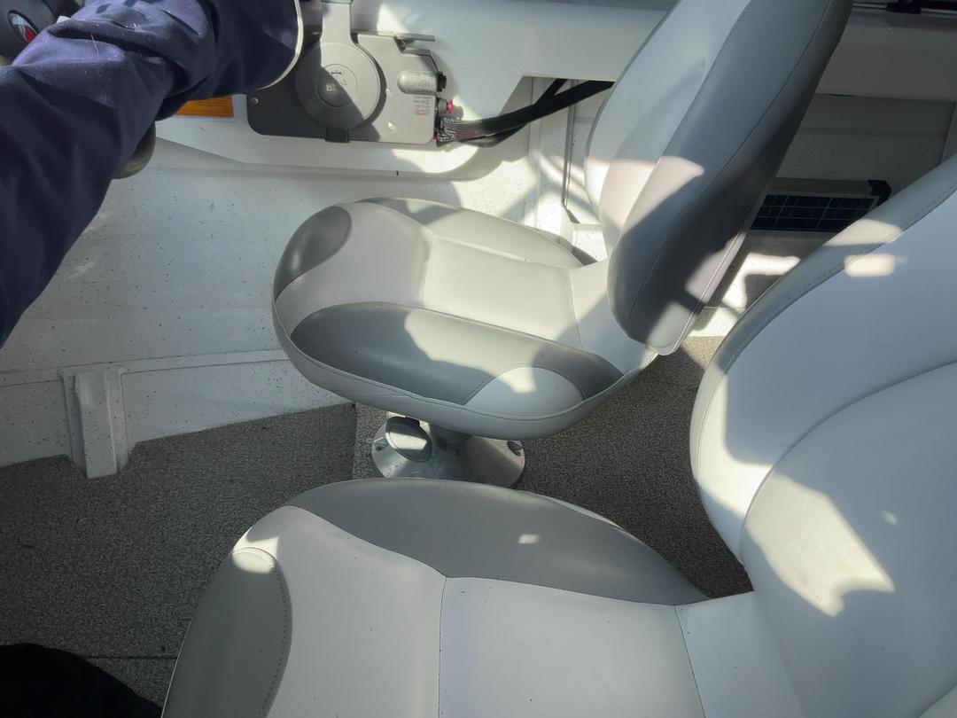 Photo '16' of L449G : 2011 Savage 420 Bay Cruiser Photo '16' of L449G : 2011 Savage 420 Bay Cruiser