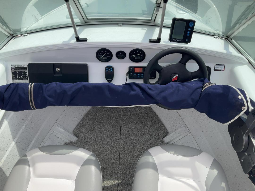 Photo '9' of L449G : 2011 Savage 420 Bay Cruiser Photo '9' of L449G : 2011 Savage 420 Bay Cruiser