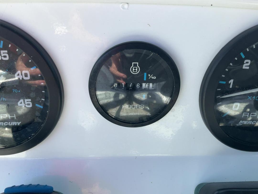Photo '35' of L449G : 2011 Savage 420 Bay Cruiser Photo '35' of L449G : 2011 Savage 420 Bay Cruiser