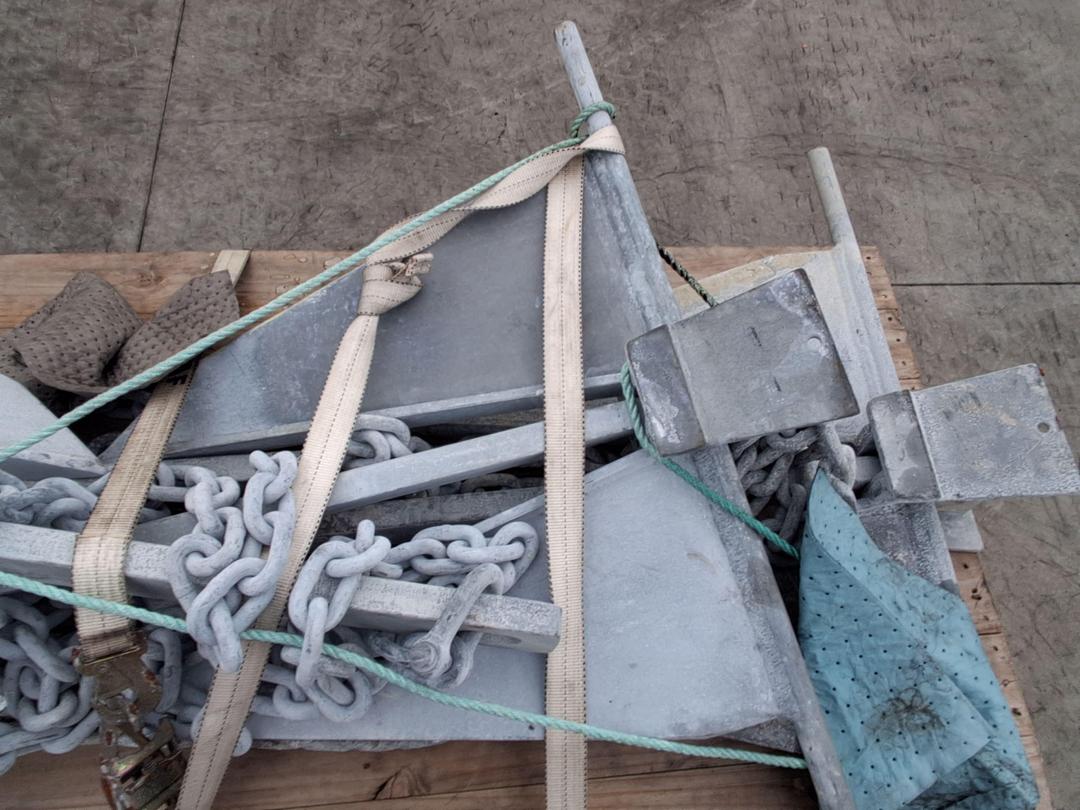 Photo '3' of Pallet of Anchors x4 Photo '3' of Pallet of Anchors x4