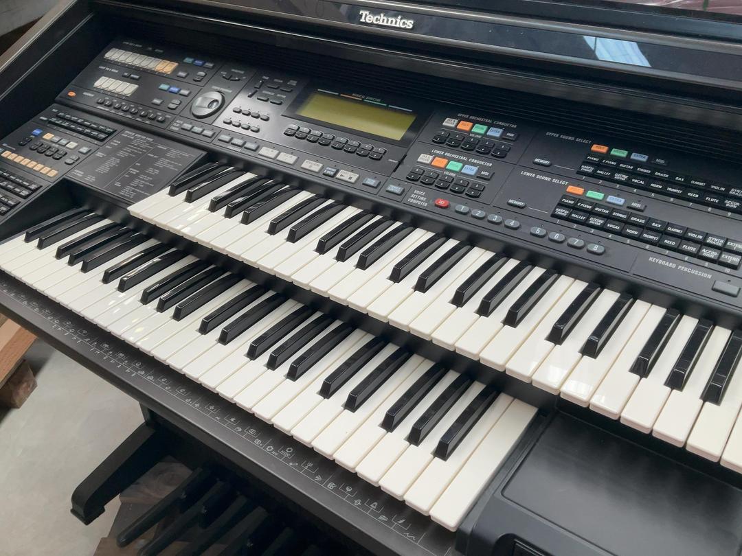 Photo '4' of Technics Electronic organ