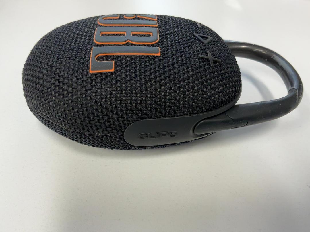 Photo '4' of JBL Portable Speaker Photo '4' of JBL Portable Speaker