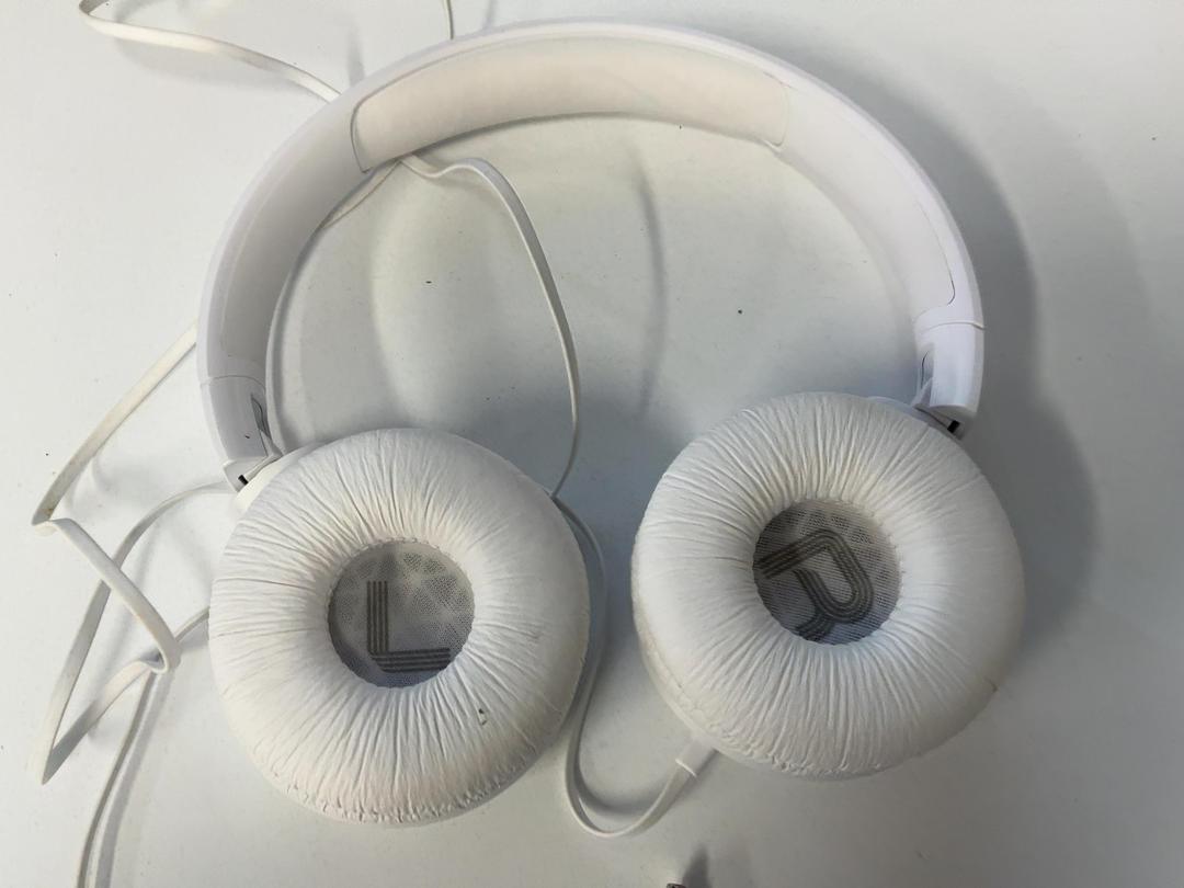 Photo '3' of JBL Wired Head Phones Photo '3' of JBL Wired Head Phones