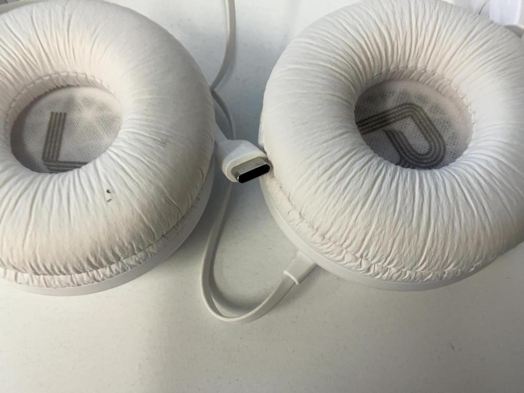 Photo '4' of JBL Wired Head Phones Photo '4' of JBL Wired Head Phones