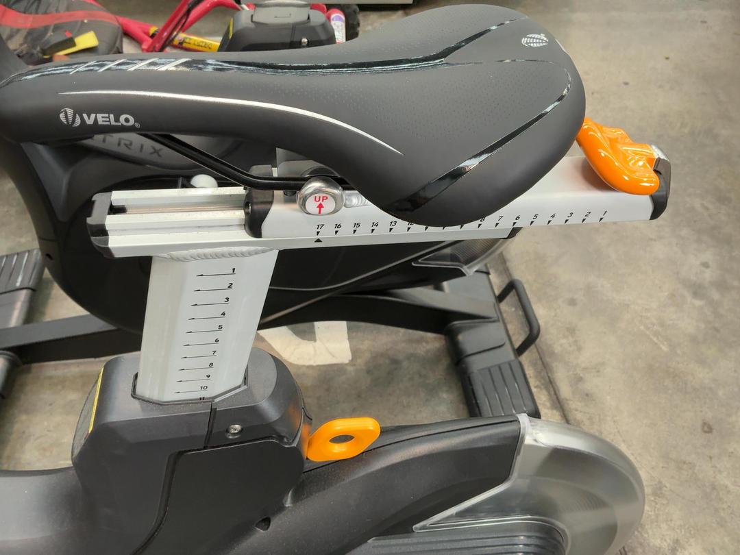 Photo '10' of Matrix Spin Bike