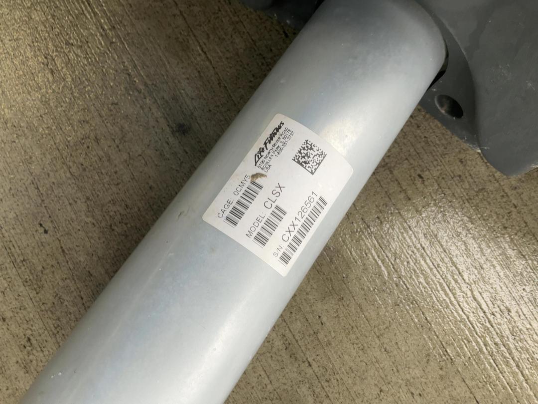 Photo '7' of Commercial Life Fitness - CLSX Self-Powererd Elliptical / Cross Trainer