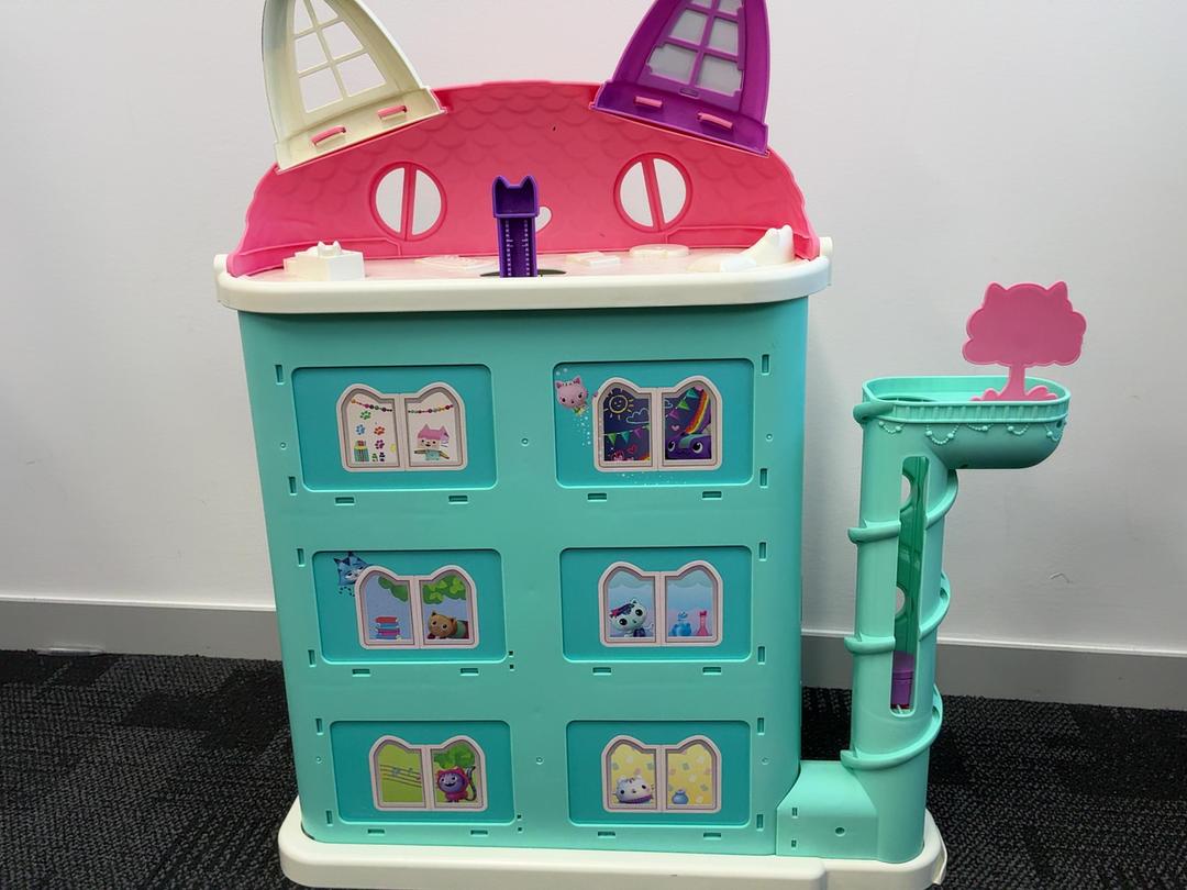 Photo '3' of Toy House