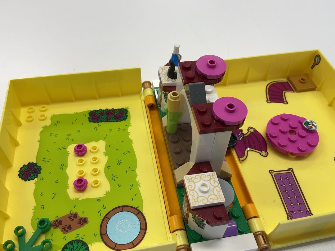 Photo '5' of Lego books