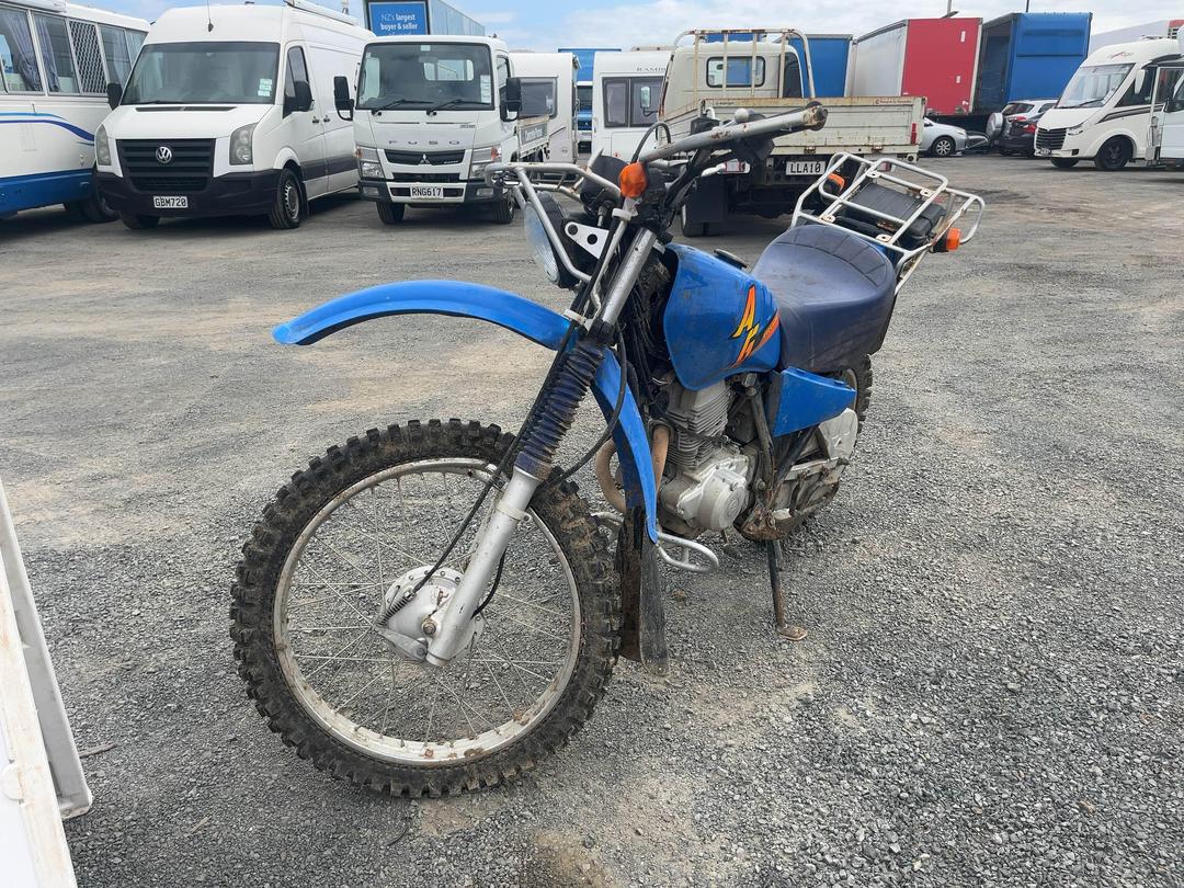 Photo '3' of Yamaha AG200